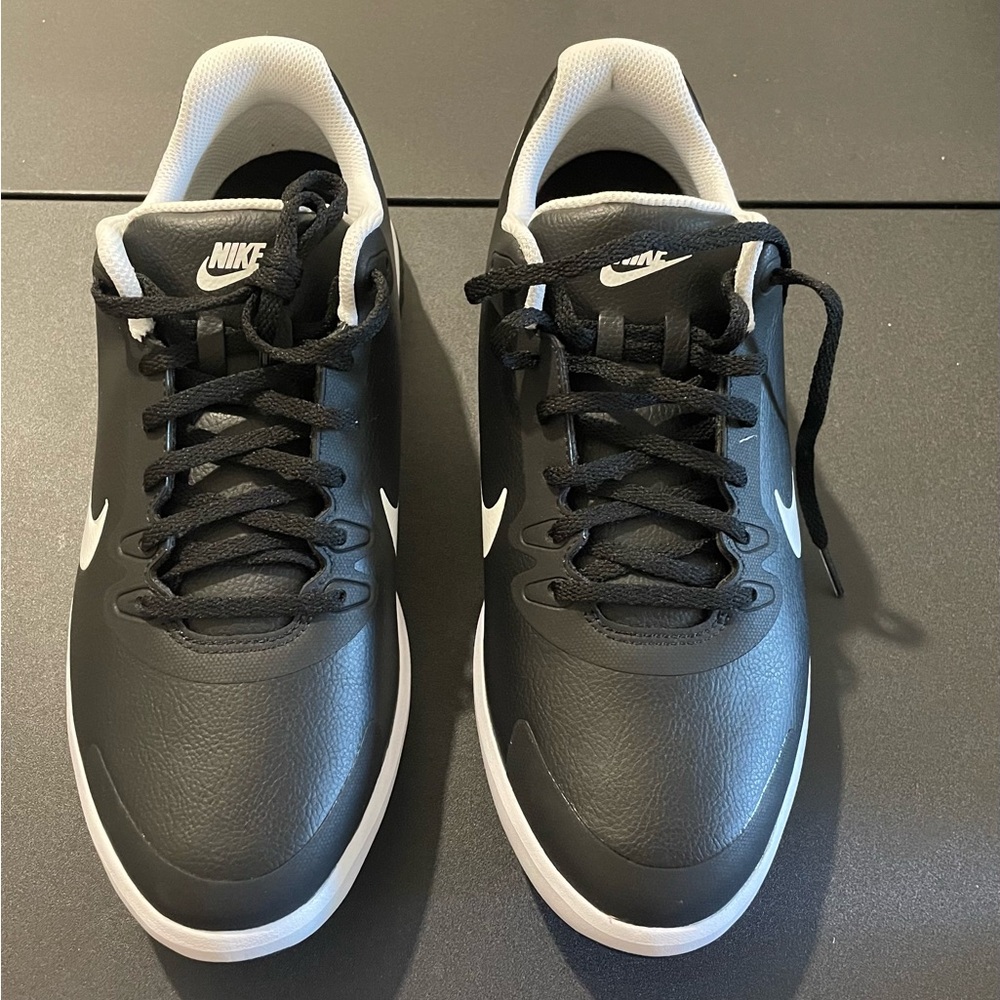 Men’s Nike Black Golf Shoe (Size 10.5)
